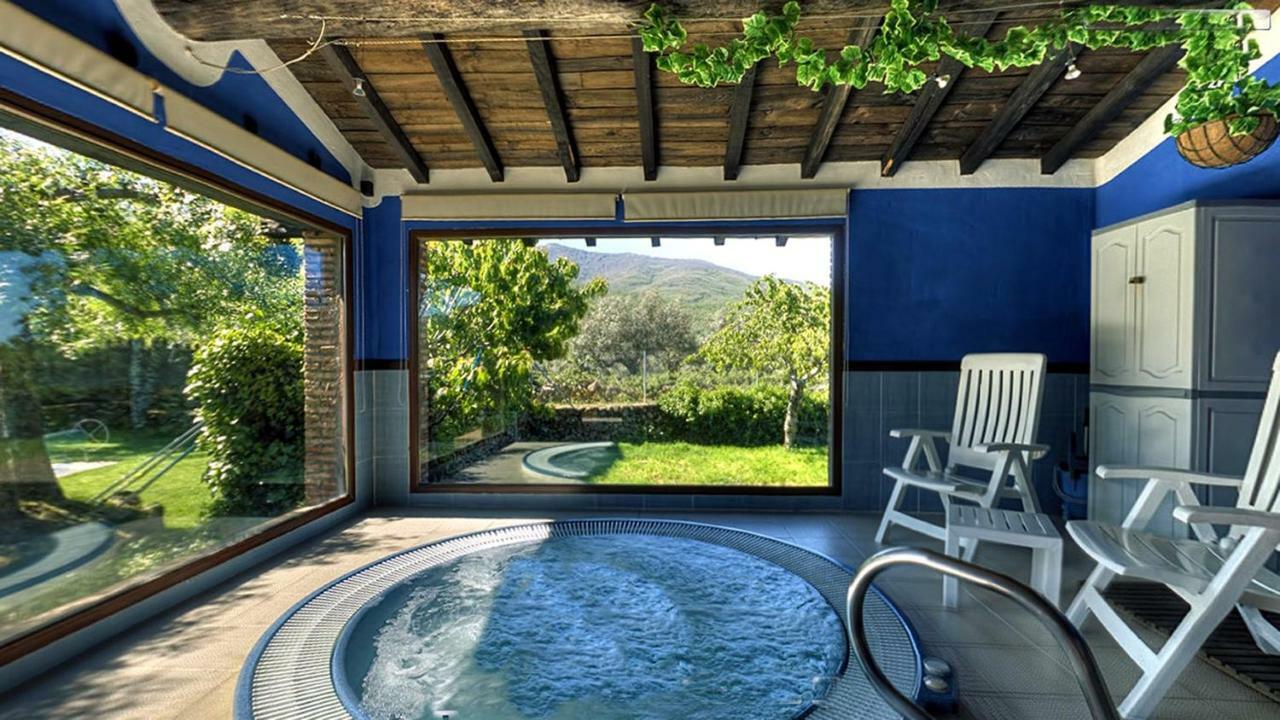 Rurales El Canchal De La Gallina: Rustic Retreat With Jacuzzi & Heated Pool Country house *